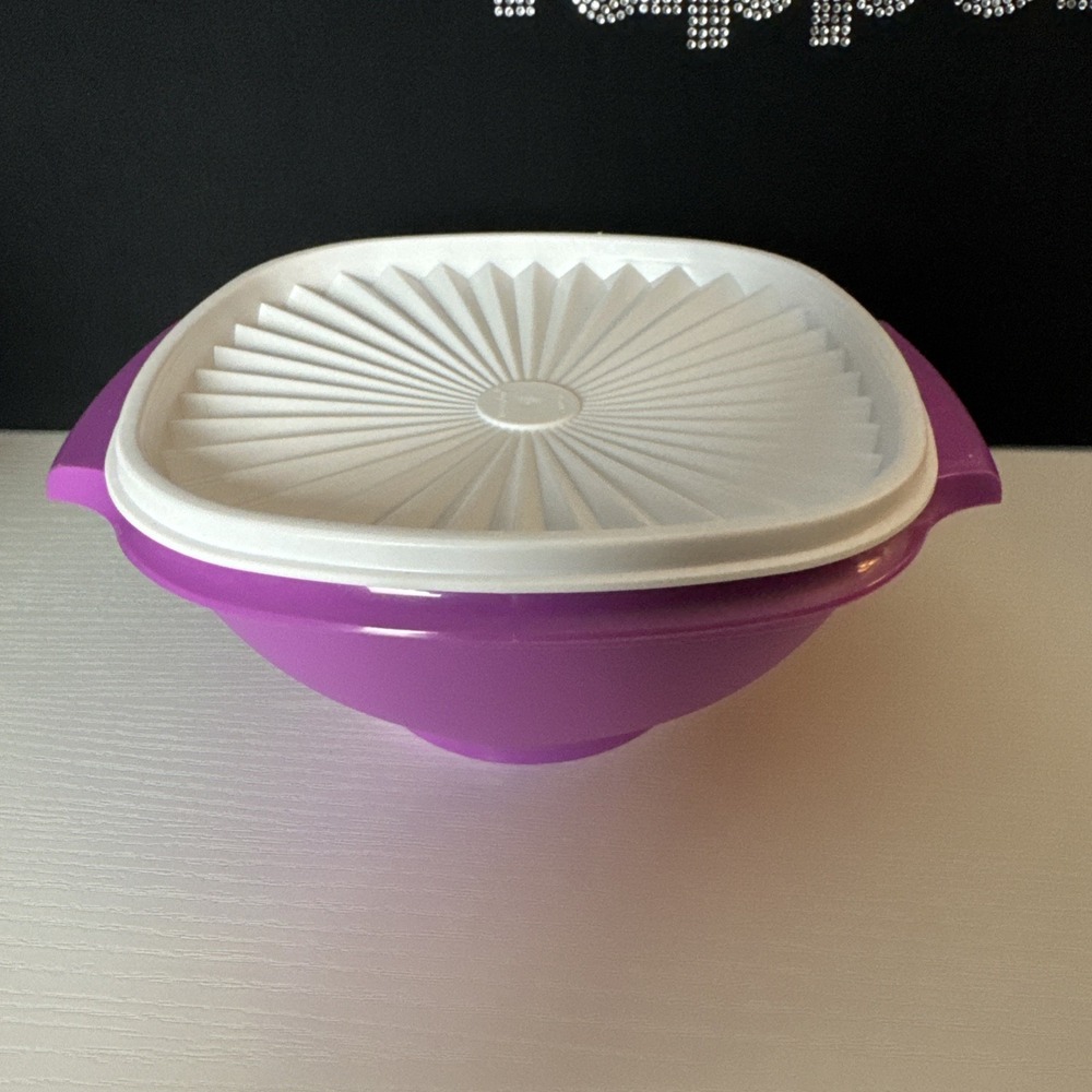 Tupperware Servalier Bowl 5.25 Cup Mulberry Purple With White Seal New